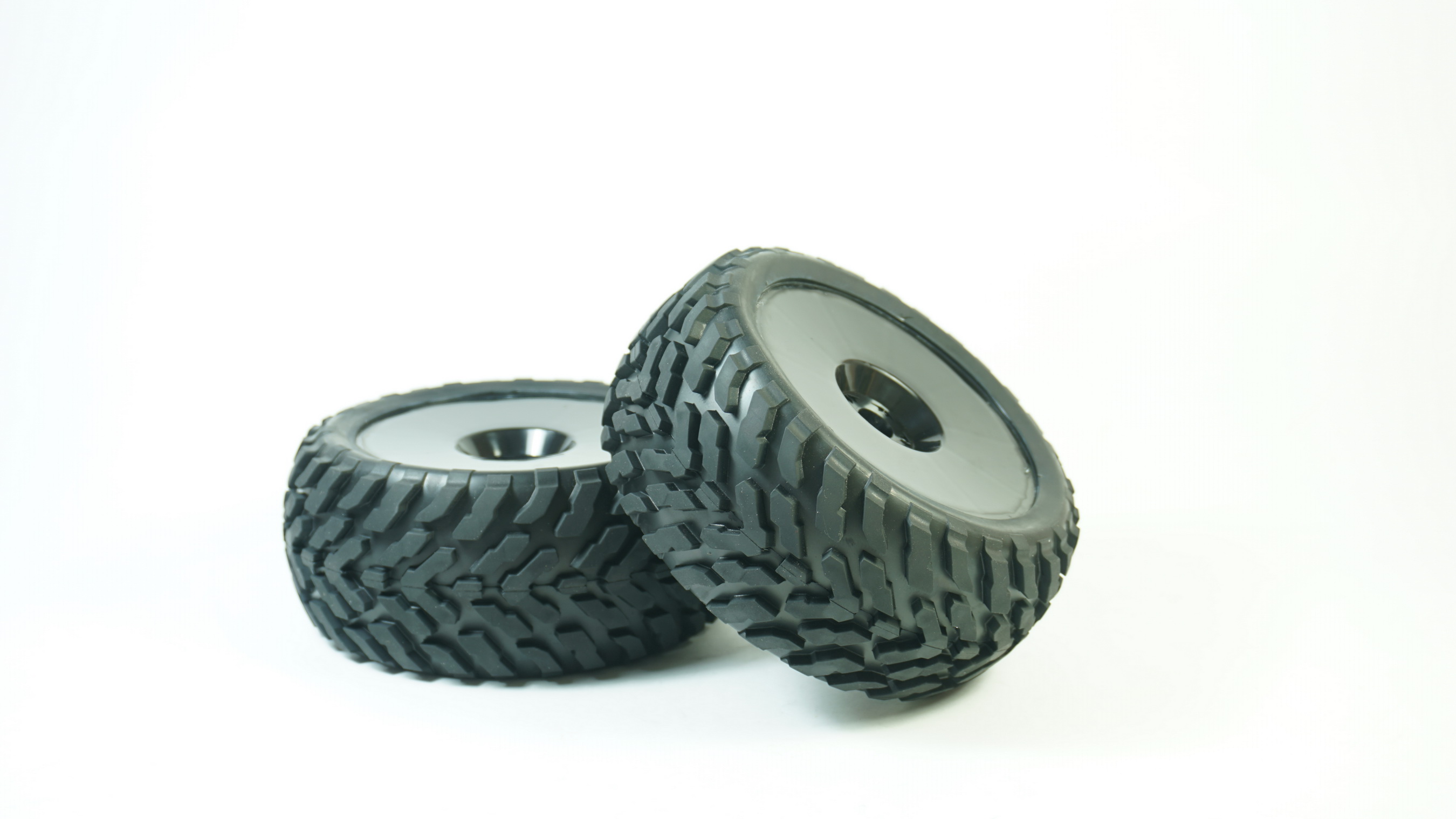 TPRO 1/8 Truggy HIGHLANDER Sportline Tire Pre-Mounted (BK)